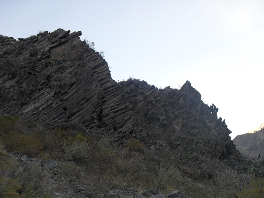 Überall im Canyon trifft man auf Basalte. 